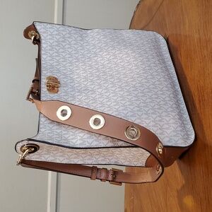 Like NEW Michael Kors Sullivan Messenger Bag Grommet Strap